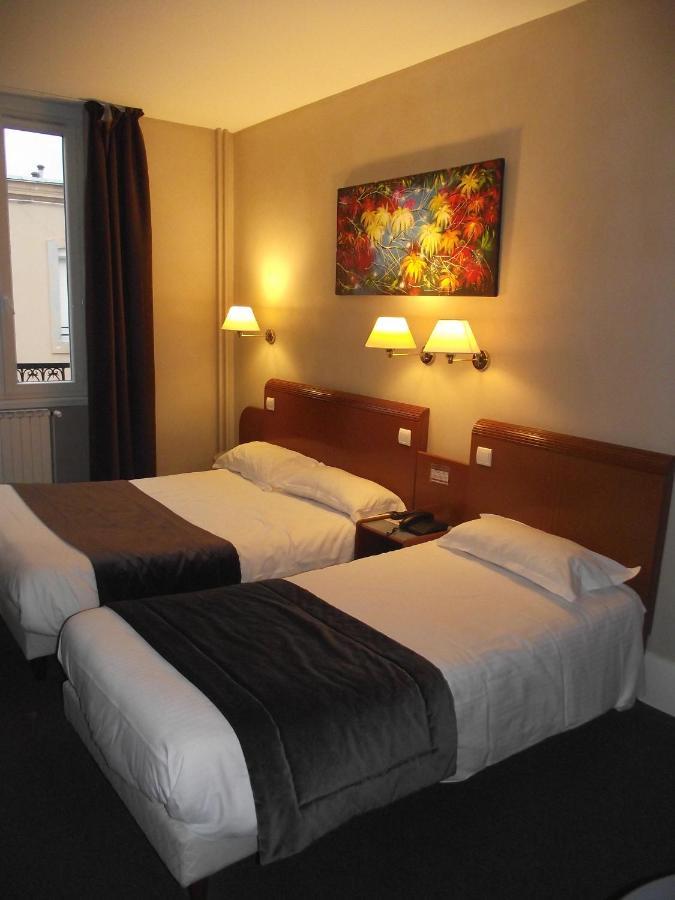 Logis Hotel Des Bourbons 몽뤼꽁 외부 사진