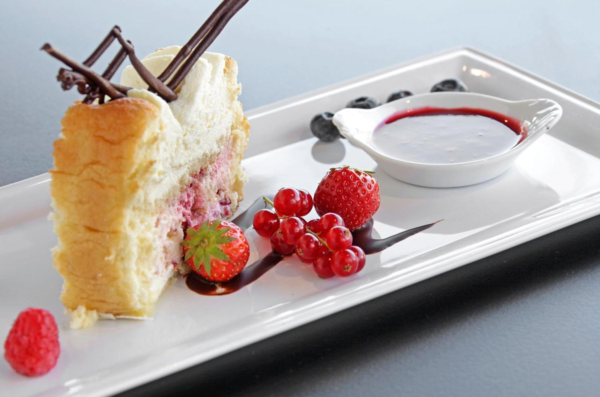 Logis Hotel Des Bourbons 몽뤼꽁 외부 사진