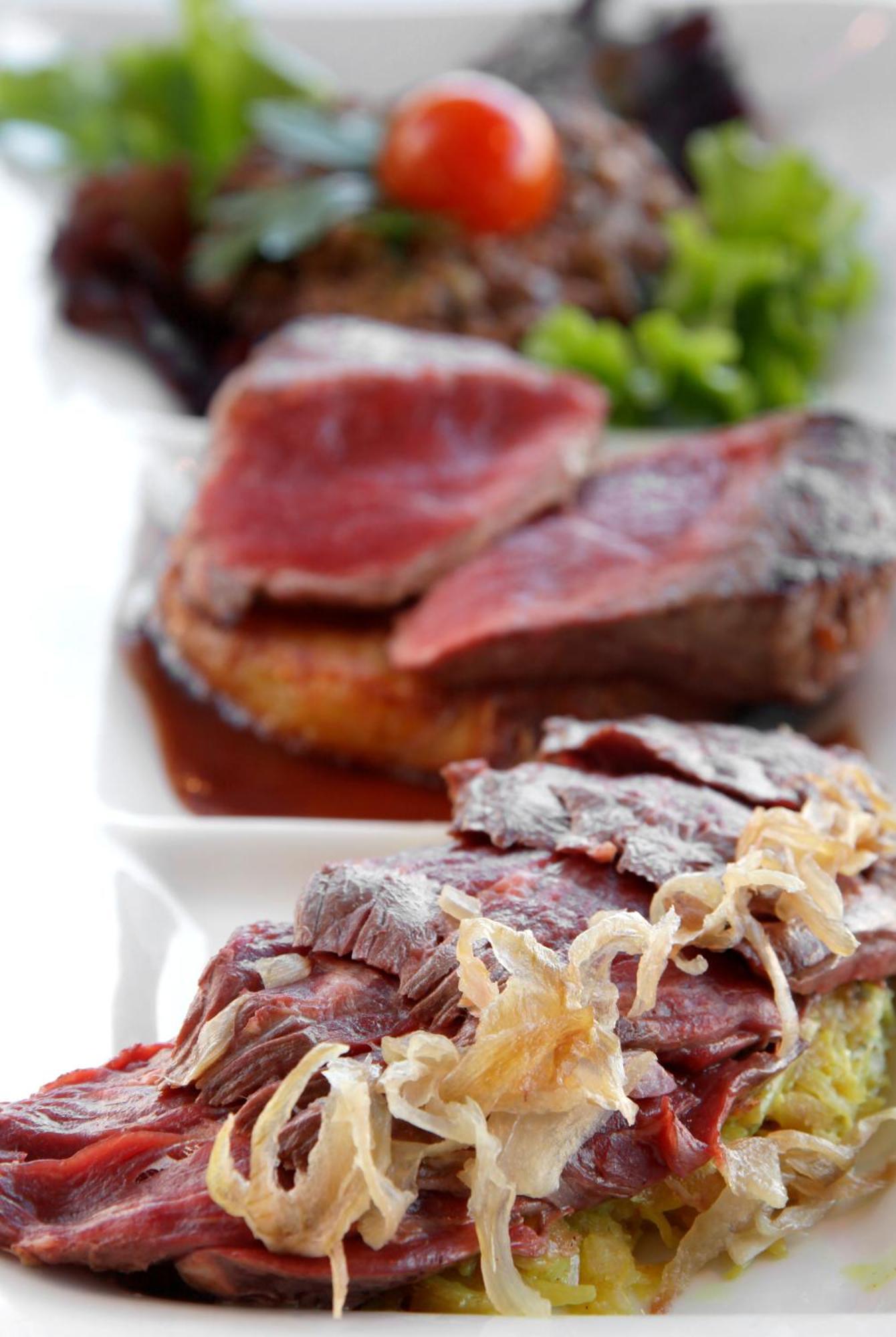 Logis Hotel Des Bourbons 몽뤼꽁 외부 사진