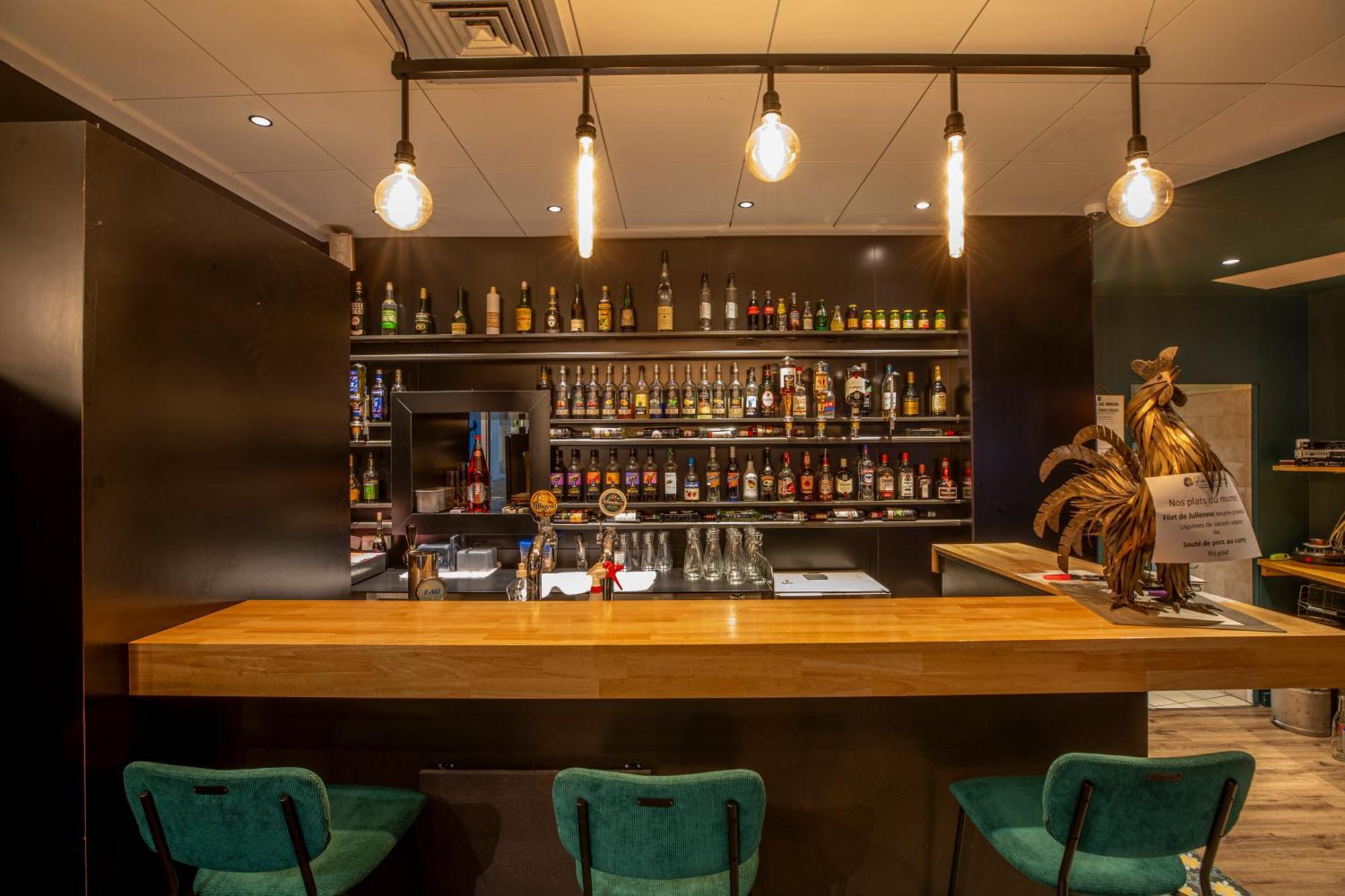 Logis Hotel Des Bourbons 몽뤼꽁 외부 사진