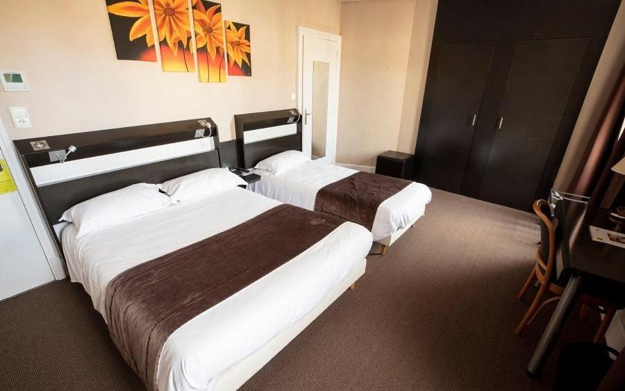 Logis Hotel Des Bourbons 몽뤼꽁 외부 사진