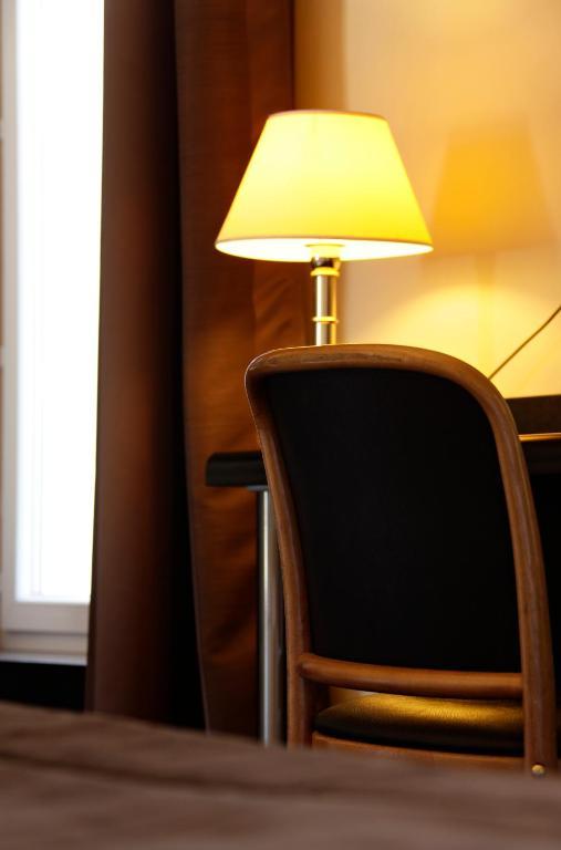 Logis Hotel Des Bourbons 몽뤼꽁 객실 사진