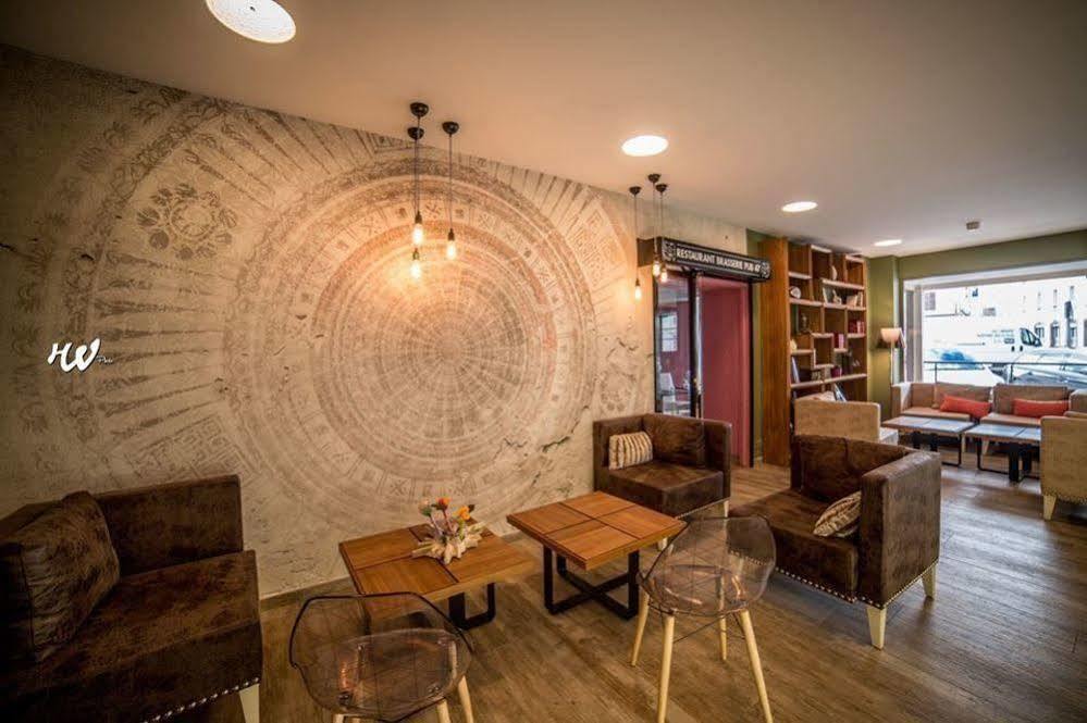 Logis Hotel Des Bourbons 몽뤼꽁 외부 사진