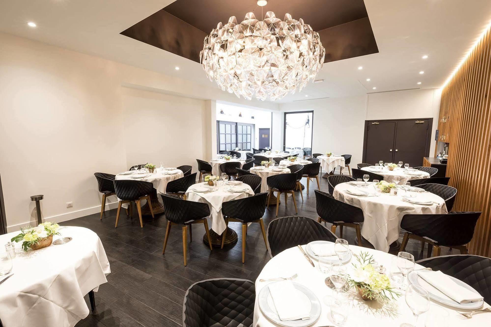 Logis Hotel Des Bourbons 몽뤼꽁 외부 사진