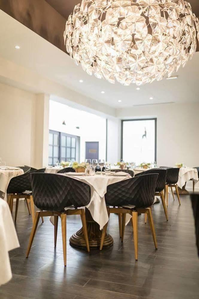 Logis Hotel Des Bourbons 몽뤼꽁 외부 사진