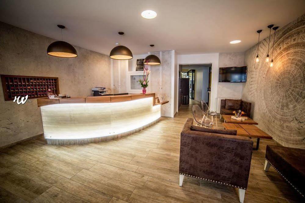 Logis Hotel Des Bourbons 몽뤼꽁 외부 사진