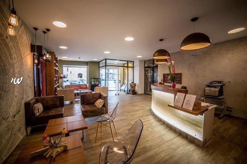Logis Hotel Des Bourbons 몽뤼꽁 외부 사진
