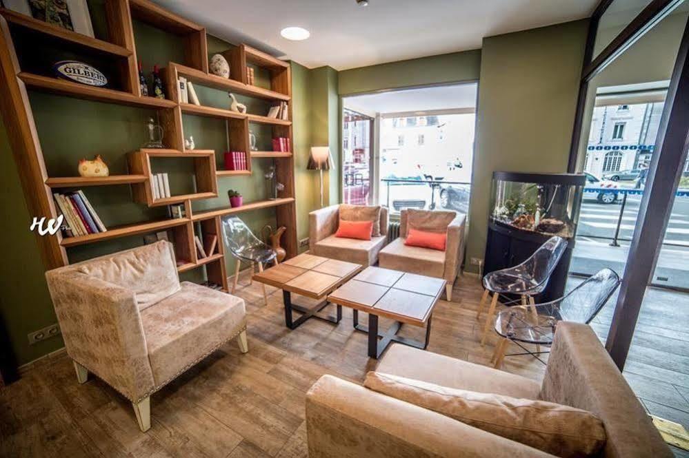 Logis Hotel Des Bourbons 몽뤼꽁 외부 사진